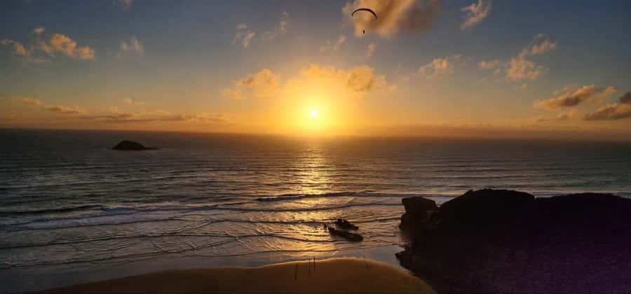 West Auckland: Sunset with Thermal pool & Wine Tasting - What is included, and how that helps your budget