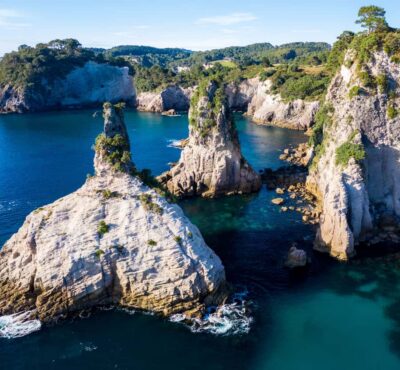 Whitianga: 2-Hour Cathedral Cove and Volcanic Coast Cruise
