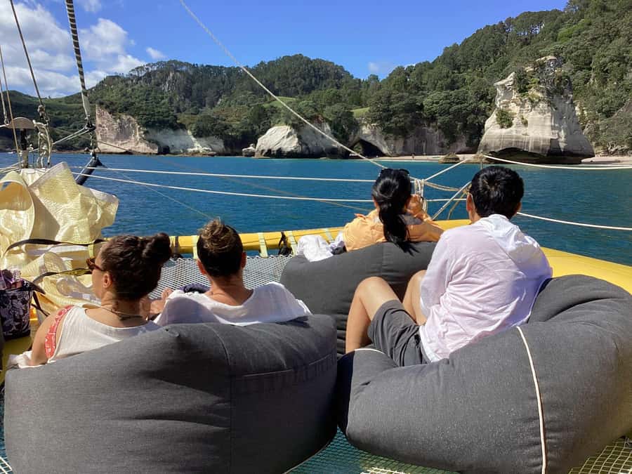 Whitianga: Sailing Trip to Cathedral Cove - Drinks, coffee, and snacks that make the timing feel right