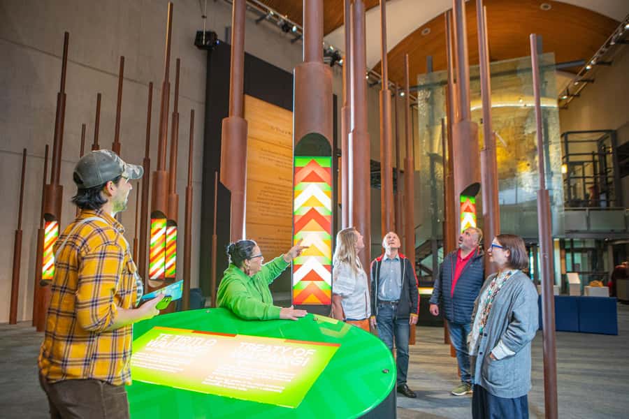 WLG: Museum of NZ Māori Highlights Tour & General Admission - Cable Street to Te Papa Level 2, without stress