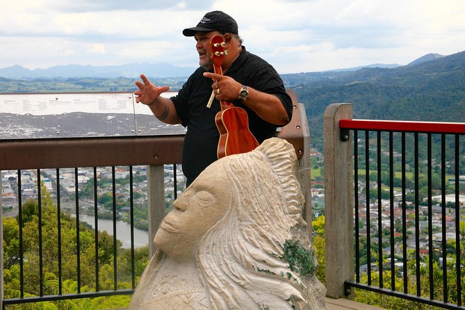 Your Kiwi Cultural Connection with Tu Tika Tours - The Meal With Your Hosts: The Real Cultural Bridge